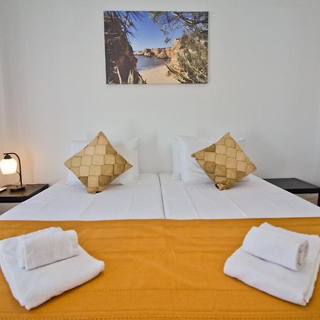 New Village Guest House Lagos Dış mekan fotoğraf
